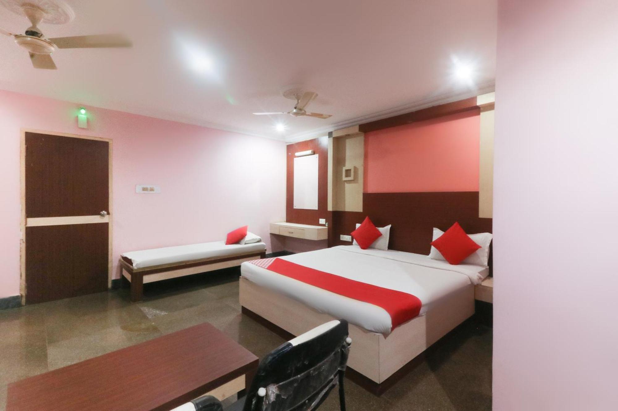 OYO 49639 Nirmala Residency Otel Bhubaneswar Dış mekan fotoğraf